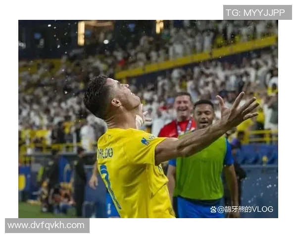 足球场上闪耀的明星们盘点有哪些球星参与过不同赛事的激烈角逐